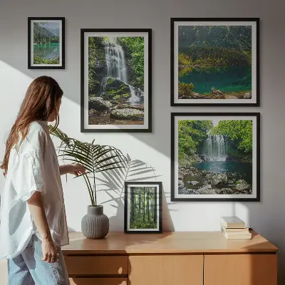 Modernes Wandbilder-Set mit Motiven von Wasserfällen und Waldlandschaften in der Natur