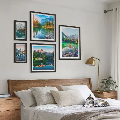 Modernes Wandbilder-Set mit Berglandschaften, Seen und Wäldern
