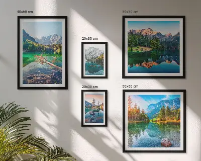 Modernes Wandbilder-Set mit Berglandschaften, Seen und Wäldern