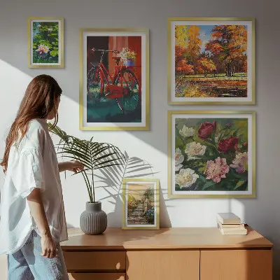 Modernes Wandbilder-Set mit Blumen und Fahrrädern in malerischer Schönheit