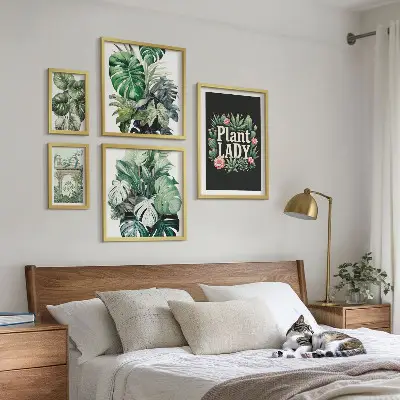 Bilderset fürs Sofa mit grünen Boho-Akzenten