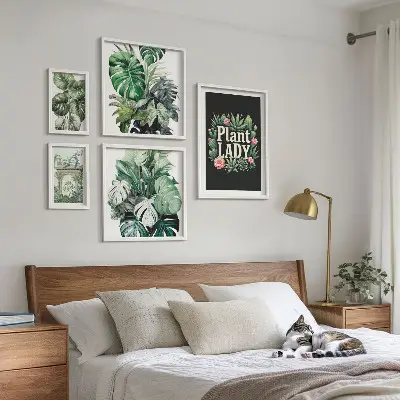 Bilderset fürs Sofa mit grünen Boho-Akzenten