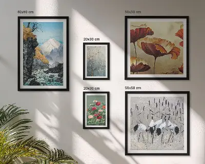 Modernes Wandbilder-Set mit Landschaften von Blumen und Bergen