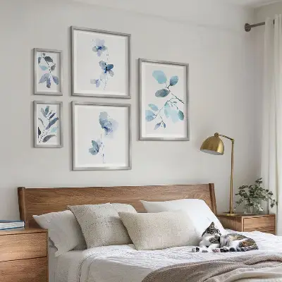 Bildergalerien-Set für die Wand mit blauen Pflanzenakzenten