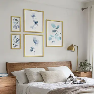 Bildergalerien-Set für die Wand mit blauen Pflanzenakzenten