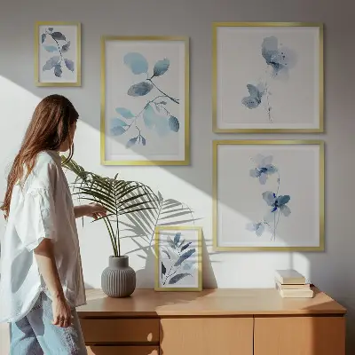 Bildergalerien-Set für die Wand mit blauen Pflanzenakzenten