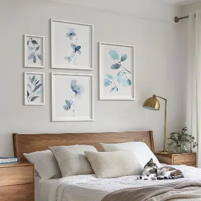 Bildergalerien-Set für die Wand mit blauen Pflanzenakzenten