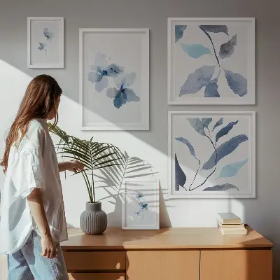 Modernes Wandbilder-Set mit stilvollen Aquarellblumen