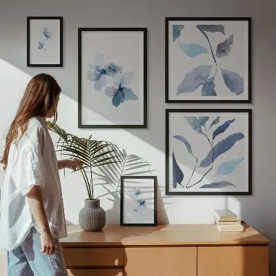 Modernes Wandbilder-Set mit stilvollen Aquarellblumen