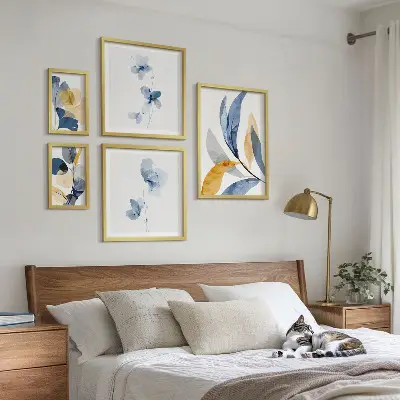 Wandbilder-Set mit Pflanzenmotiven in Pastellfarben