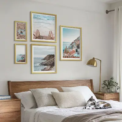Modernes Wandbilder-Set mit Motiven von italienischen Städten, Stränden und Entspannung