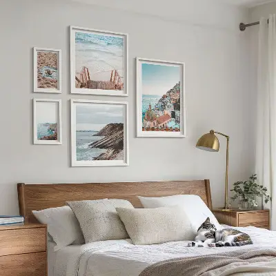 Modernes Wandbilder-Set mit Motiven von italienischen Städten, Stränden und Entspannung