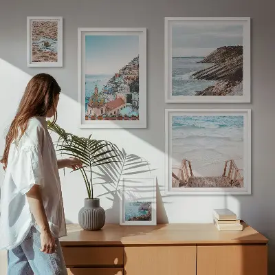 Modernes Wandbilder-Set mit Motiven von italienischen Städten, Stränden und Entspannung