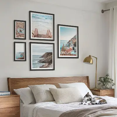 Modernes Wandbilder-Set mit Motiven von italienischen Städten, Stränden und Entspannung