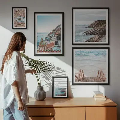 Modernes Wandbilder-Set mit Motiven von italienischen Städten, Stränden und Entspannung
