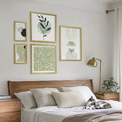 Modernes Wandbilder-Set mit abstrakten geometrischen Pflanzen