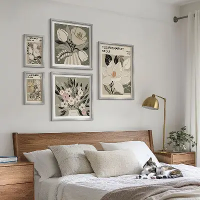 Bilderset fürs Sofa mit Blumenmustern aus London und Seoul