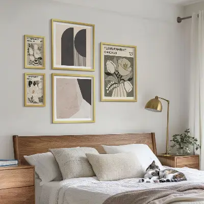 Bilderset fürs Sofa mit stilvollen Blumenarrangements