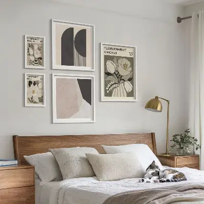 Bilderset fürs Sofa mit stilvollen Blumenarrangements
