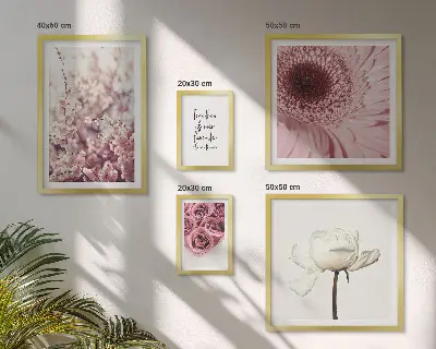 Modernes Wandbilder-Set mit floralen romantischen Akzenten
