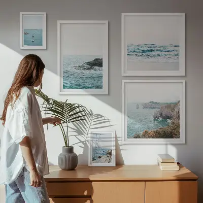 Wandbilder-Set fürs Sofa mit ruhigen Motiven von Meerblick, Stränden und Klippen