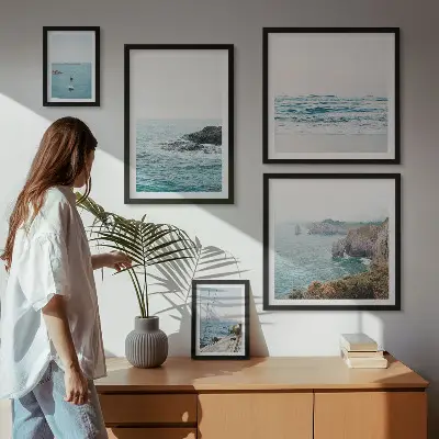 Wandbilder-Set fürs Sofa mit ruhigen Motiven von Meerblick, Stränden und Klippen