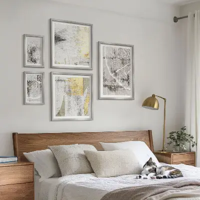 Modernes Wandbilder-Set mit abstrakten neutralen Mustern