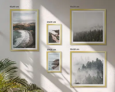 Modernes Wandbilder-Set mit Küstenlandschaften und Bergwäldern