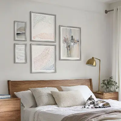 Bildergalerie-Set für die Wand mit abstrakten Kompositionen in verschiedenen Schattierungen