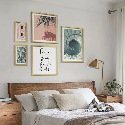 Modernes Wandbilder-Set mit stilvollen geometrischen Motiven für die Inneneinrichtung