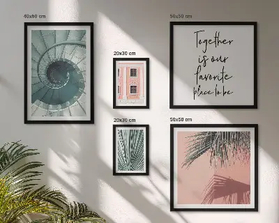 Modernes Wandbilder-Set mit stilvollen geometrischen Motiven für die Inneneinrichtung