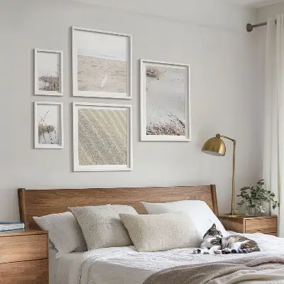 Modernes Wandbilder-Set mit minimalistischen Strandmotiven