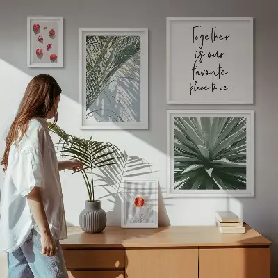 Modernes Wandbilder-Set im Boho-Stil mit Pflanzen, Früchten und tropischen Motiven
