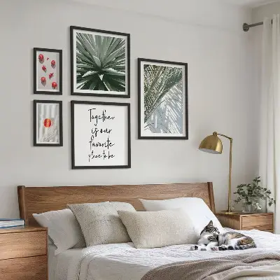 Modernes Wandbilder-Set im Boho-Stil mit Pflanzen, Früchten und tropischen Motiven