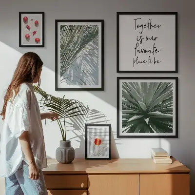 Modernes Wandbilder-Set im Boho-Stil mit Pflanzen, Früchten und tropischen Motiven