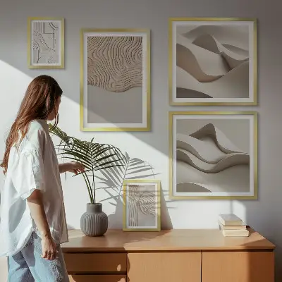 Modernes Wandbilder-Set mit abstrakten beigen Mustern