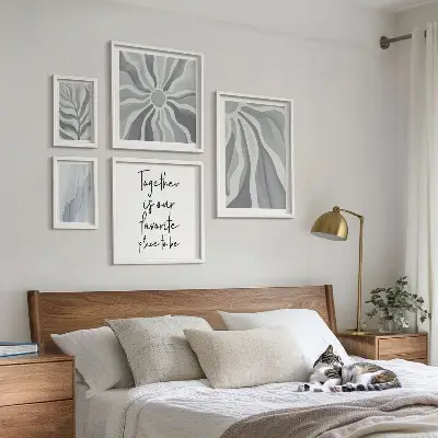 Modernes Wandbilder-Set mit abstrakten grauen und weißen Mustern