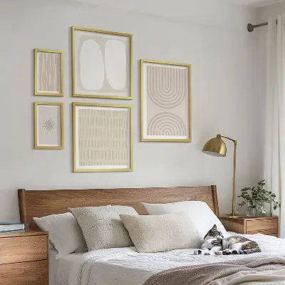 Bildergalerie-Set für die Wand mit stilvollen abstrakten Formen