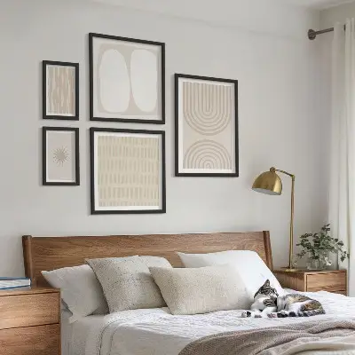 Bildergalerie-Set für die Wand mit stilvollen abstrakten Formen
