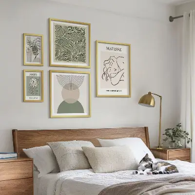 Wandbilder-Set mit minimalistischen Pflanzenmotiven