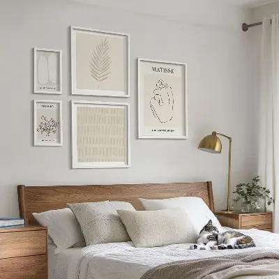 Bilderset fürs Sofa mit Motiven in minimalistischem Stil