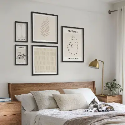 Bilderset fürs Sofa mit Motiven in minimalistischem Stil