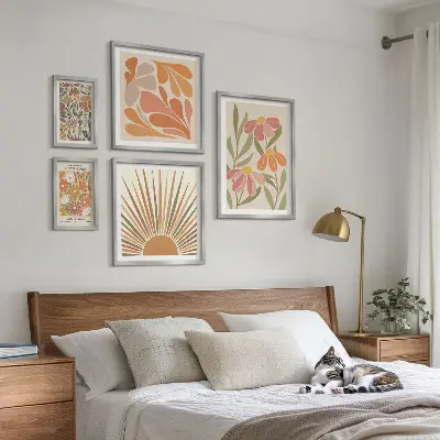 Bildergalerie-Set für die Wand mit geometrischen Blumen im Boho-Stil