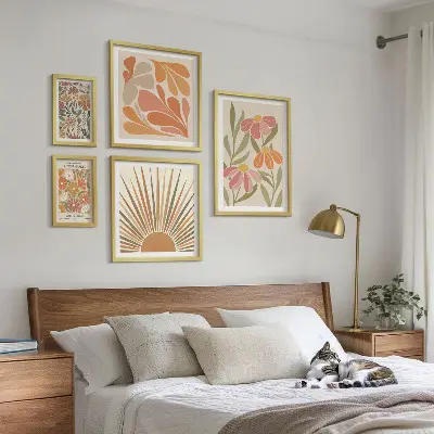 Bildergalerie-Set für die Wand mit geometrischen Blumen im Boho-Stil