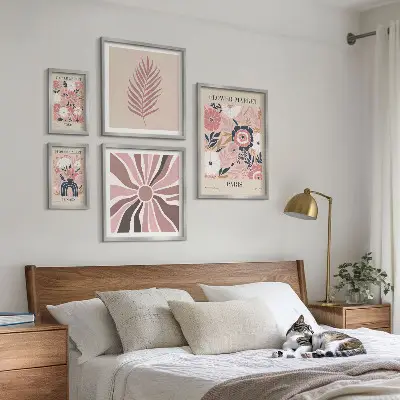 Bildergalerieset für die Wand mit Blumenmarkt-Motiven im Boho-Stil