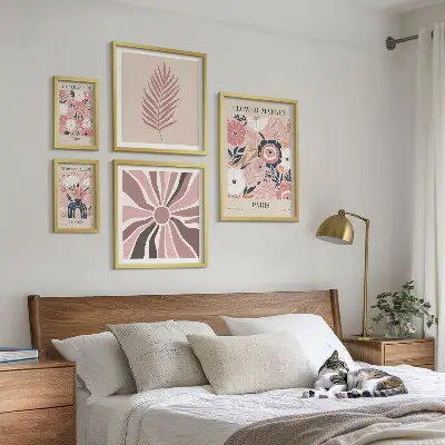 Bildergalerieset für die Wand mit Blumenmarkt-Motiven im Boho-Stil