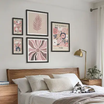 Bildergalerieset für die Wand mit Blumenmarkt-Motiven im Boho-Stil