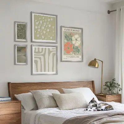 Modernes Wandbilder-Set mit Pflanzenmotiven und Boho-Muster