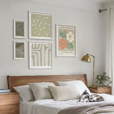 Modernes Wandbilder-Set mit Pflanzenmotiven und Boho-Muster