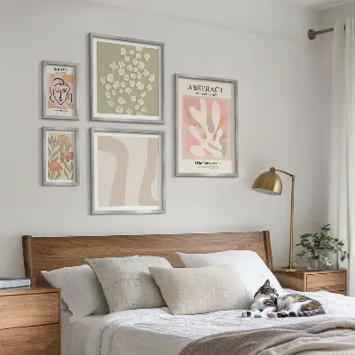 Bildergalerie-Set für die Wand mit abstraktem Blumendesign